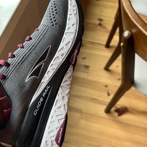 Brand New Never Worn Altra Paradigm 7.5 Womens Shoes